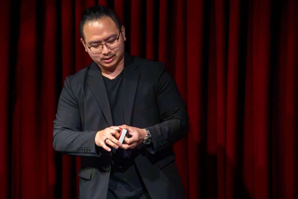 close up magician Melbourne - Patrick