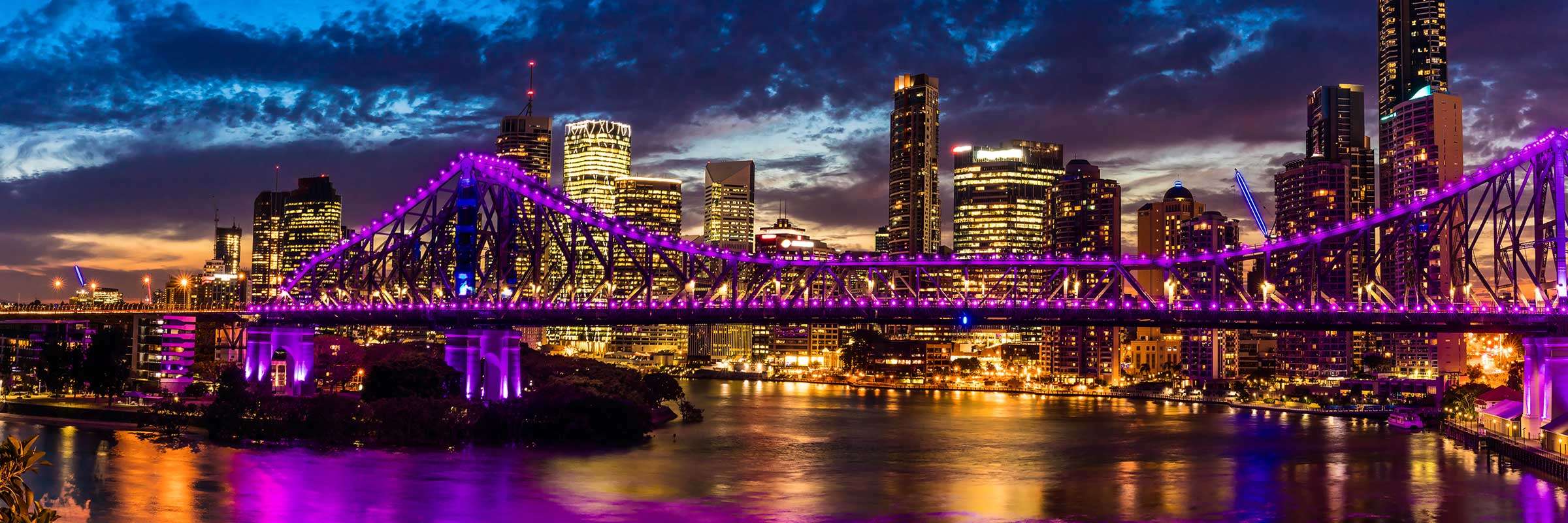 Brisbane magician hire - night skyline